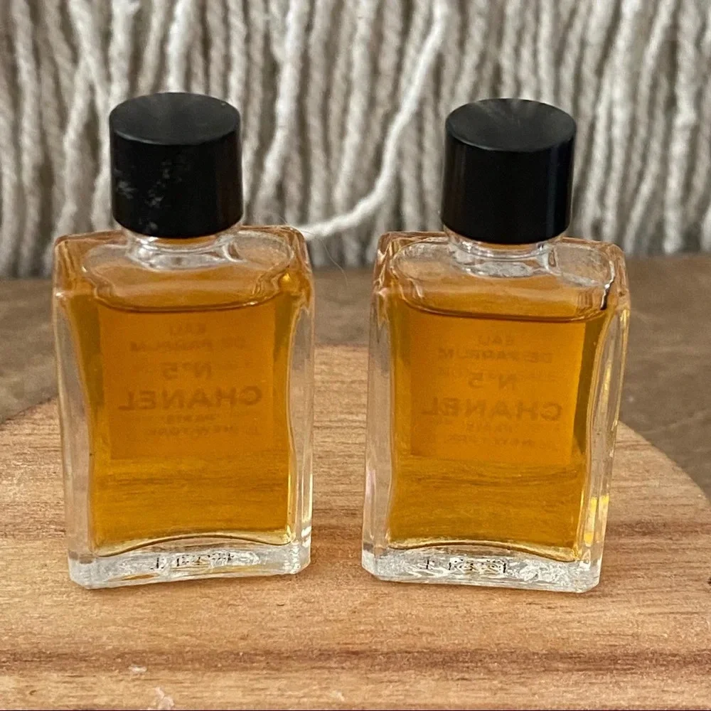 Vintage Mini Chanel No 5 Eau de Parfum - Picture 2 of 7